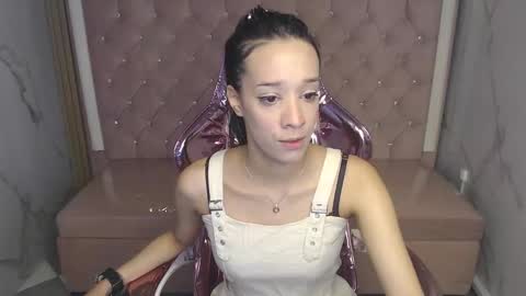 Snapshot of megan_collins_b chatting on September 23, 1:49 pm megan_collins_b online show from September 23, 1:49 pm