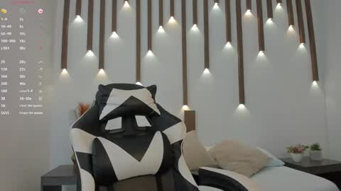 MEGAN COOPER online show from November 26, 7:32 pm