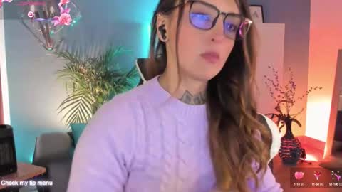 Snapshot of megan_inked_ chatting on October 7, 3:46 am online show from October 7, 3:46 am