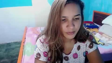 Snapshot of megan_little_ chatting on December 8, 12:57 am amanda online show from December 8, 12:57 am