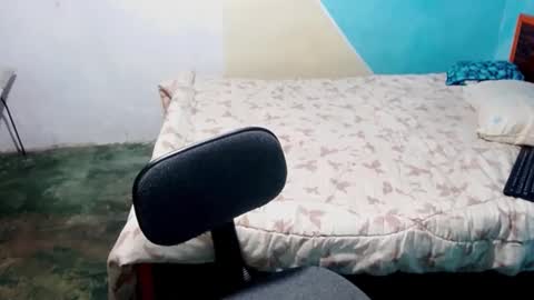 Snapshot of megan_little_ chatting on December 3, 6:22 pm amanda online show from December 3, 6:22 pm