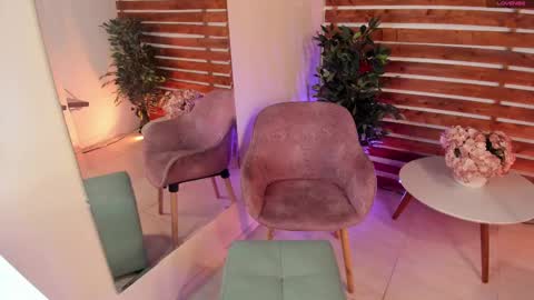 megan_raiin online show from February 18, 11:00 am