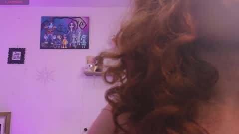                 Laura                 online show from October 10, 10:58 pm