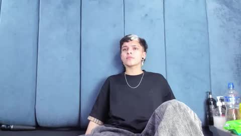 megan_thompsonn_ online show from April 16, 2:22 am