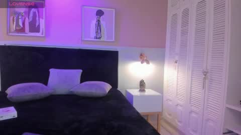 Jazmin  online show from December 6, 7:39 pm