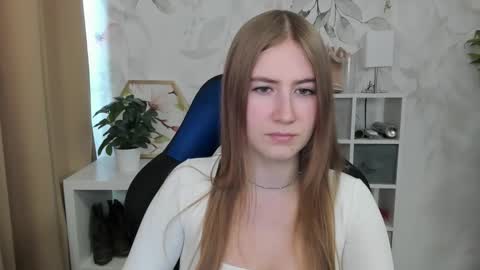 Snapshot of meganx_candy chatting on September 16, 12:29 pm Megan online show from September 16, 12:29 pm