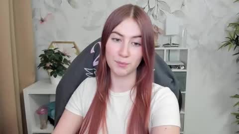 Snapshot of meganx_candy chatting on February 5, 4:58 pm Megan online show from February 5, 4:58 pm