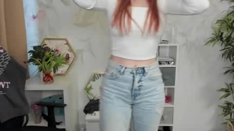 Snapshot of meganx_candy chatting on February 21, 6:29 am Megan online show from February 21, 6:29 am