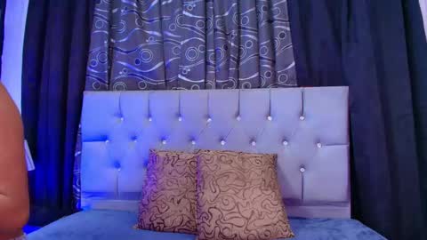 Snapshot of meggan_07 chatting on October 15, 4:27 am meggan online show from October 15, 4:27 am