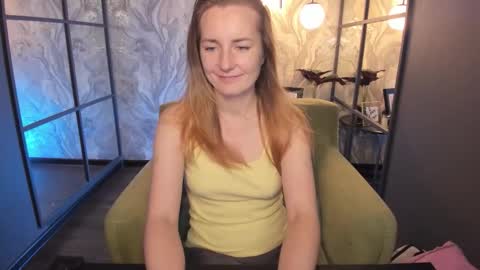 Snapshot of meggysun chatting on September 30, 1:32 pm Meggy online show from September 30, 1:32 pm