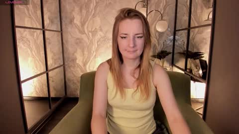 Snapshot of meggysun chatting on October 16, 1:44 pm Meggy online show from October 16, 1:44 pm