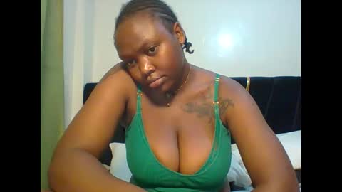 Snapshot of meghan_spice chatting on October 18, 10:08 am meghan_spice online show from October 18, 10:08 am