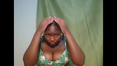 Snapshot of meghan_spice chatting on October 8, 4:02 pm meghan_spice online show from October 8, 4:02 pm