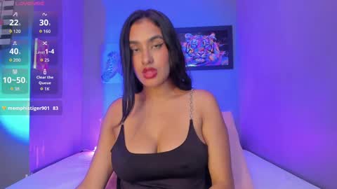 Snapshot of meghanmaslow chatting on September 20, 11:08 pm Julieta online show from September 20, 11:08 pm