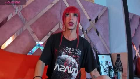 meghanqueen__ online show from March 11, 7:00 am