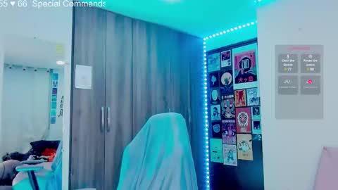 Melissa  -  -  Please help me to reach 100 thumbs up online show from March 12, 1:03 am