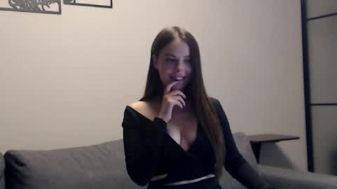 meladams online show from November 2, 10:10 pm