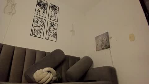 Snapshot of melani_greyy chatting on February 4, 11:16 pm melani greyy online show from February 4, 11:16 pm