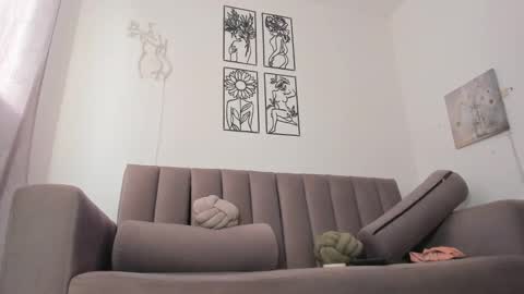 Snapshot of melani_greyy chatting on September 17, 10:13 pm melani greyy online show from September 17, 10:13 pm