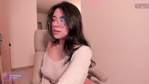 Snapshot of melanie_owo chatting on September 18, 10:14 pm Melanie online show from September 18, 10:14 pm
