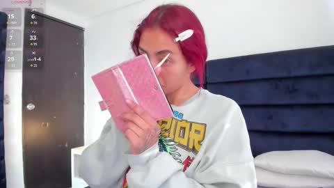 Melanie roux  online show from March 4, 12:13 pm