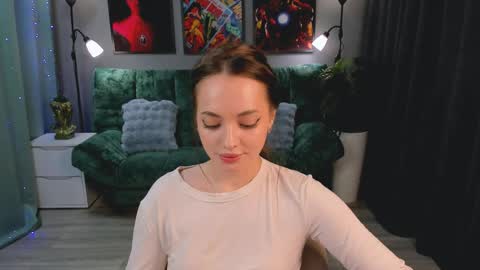 MelanieAlves online show from April 4, 2:35 pm