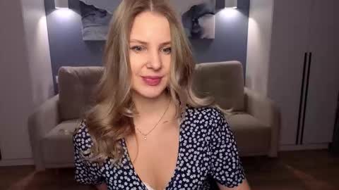 Melanie Bennett online show from January 19, 6:23 am