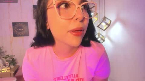 Snapshot of melaniegrayx chatting on March 5, 3:51 pm melaniegrayx online show from March 5, 3:51 pm