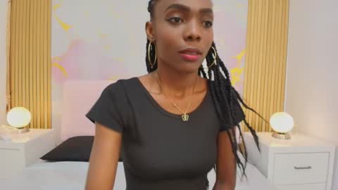 Snapshot of melaniepatton chatting on September 25, 12:34 pm Melanie online show from September 25, 12:34 pm