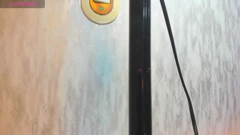 Snapshot of melanierioss_ chatting on March 7, 12:23 pm online show from March 7, 12:23 pm