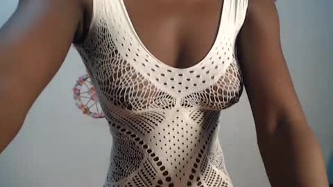 Snapshot of melanine_floral chatting on March 9, 5:49 pm Praiz online show from March 9, 5:49 pm