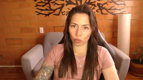 Snapshot of melanny_69 chatting on October 14, 12:08 pm Melanny online show from October 14, 12:08 pm