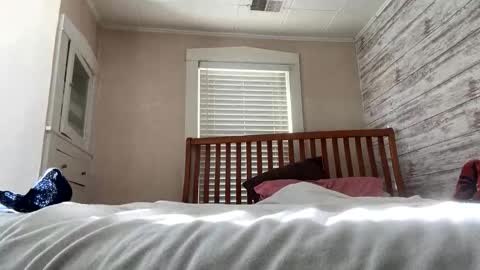 Tan lines online show from February 1, 7:22 pm