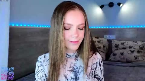 Melee Eva - Thumbs Up please  online show from February 4, 6:23 pm