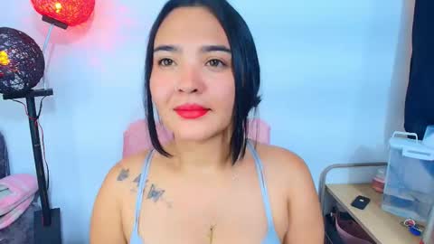    Independent model online show from January 11, 10:21 am