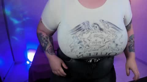 Snapshot of melina_hope_ chatting on December 6, 4:55 pm Melina Hope online show from December 6, 4:55 pm