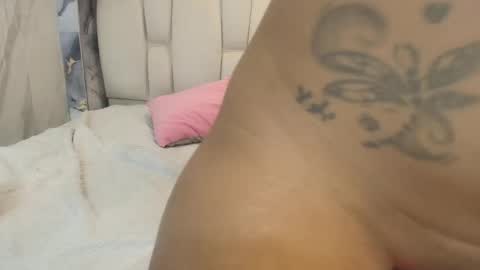 Snapshot of melisa_garcia chatting on October 18, 12:09 pm Melissa online show from October 18, 12:09 pm
