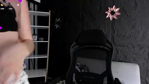 Melissa online show from February 23, 8:44 pm