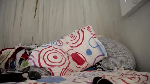 melishanton online show from September 26, 1:57 am