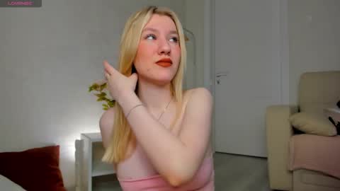 melissa_moooree online show from February 24, 1:30 am