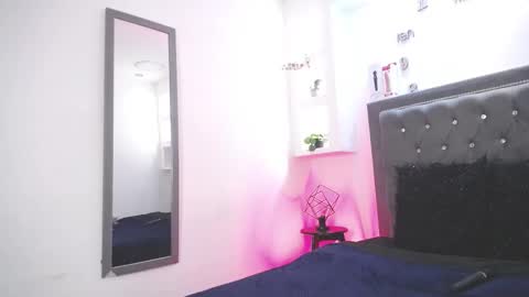 Snapshot of melissa_rhodes chatting on September 12, 5:37 pm Melissa online show from September 12, 5:37 pm