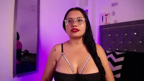 Melissa online show from November 12, 9:17 pm