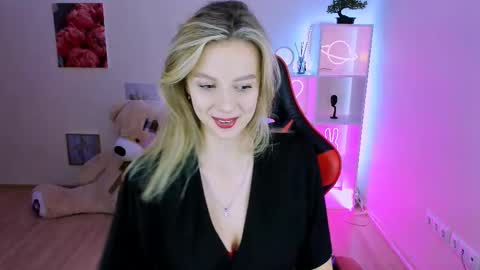 Melissa online show from February 17, 8:16 pm