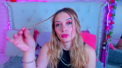 Snapshot of melissa_walker_ chatting on February 27, 6:42 pm Meli online show from February 27, 6:42 pm