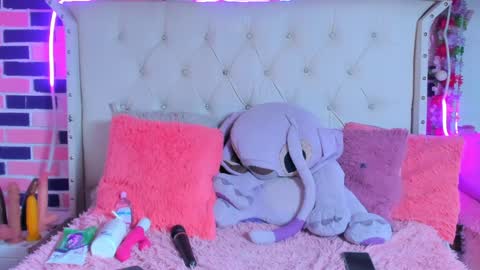 Snapshot of melissa_walker_ chatting on February 5, 10:01 pm Meli online show from February 5, 10:01 pm