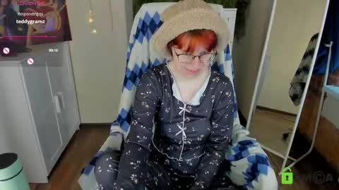 Melissa online show from November 16, 10:39 am