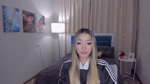 Melissa online show from February 7, 10:19 pm