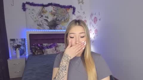 Melissa online show from December 13, 4:27 pm