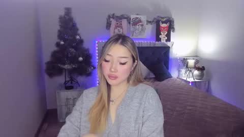 Melissa online show from December 18, 3:11 pm