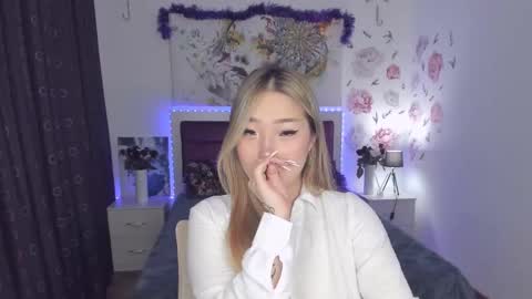 Melissa online show from December 11, 3:37 pm